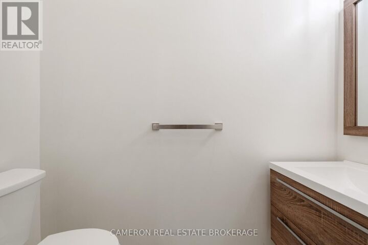 Property Photo: 72 Sunset Boulevard ON K6H 7M3