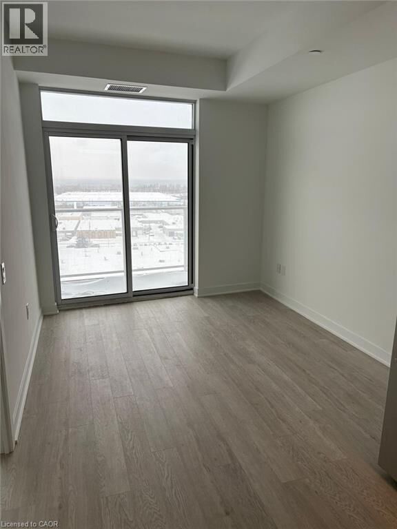 Property Photo:  2782 Barton Street East 1215  ON L8E 0L3 