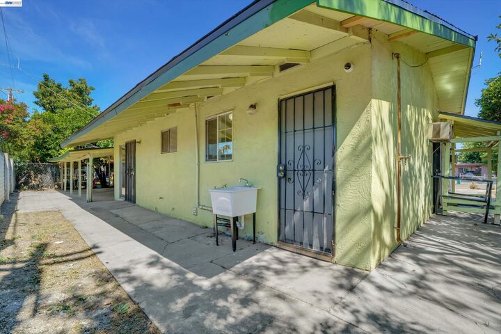 Property Photo:  202 Arc Ave  CA 95210 