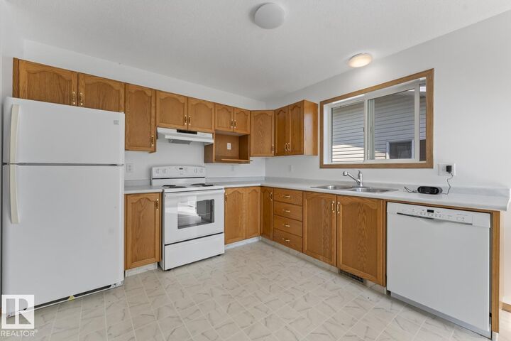Property Photo: 4813 45 Street AB T9M 1Z6