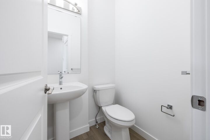 Property Photo: 7020 Keswick Common SW 21 AB T6W 5P8