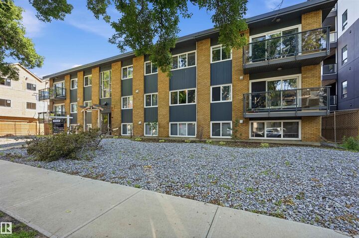 Property Photo:  10015 83 Avenue NW 1  AB T6E 2C3 