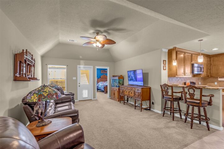 Property Photo: 106 Harbour Town Way TX 77356