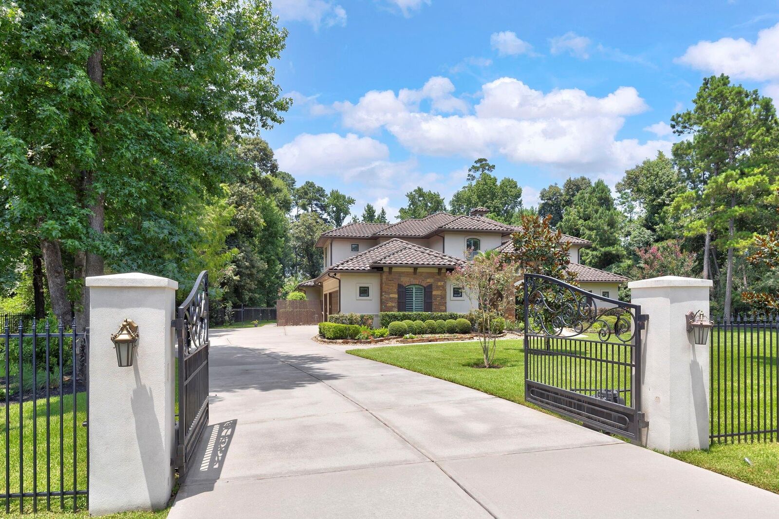 Property Photo: 4223 Maple Rapids Lane TX 77386