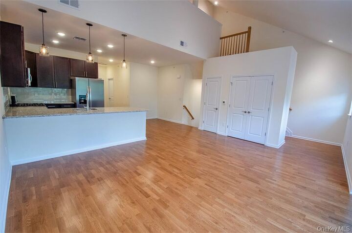 Property Photo:  260 W Main Street 6  NY 10924 