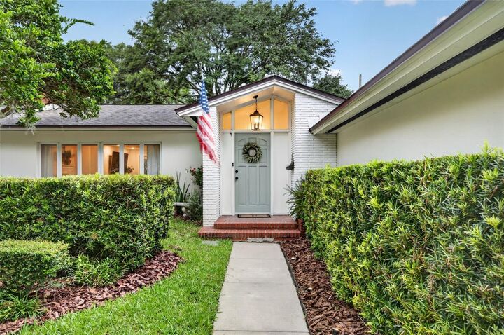 Property Photo:  2410 Shoreham Road  FL 32803 