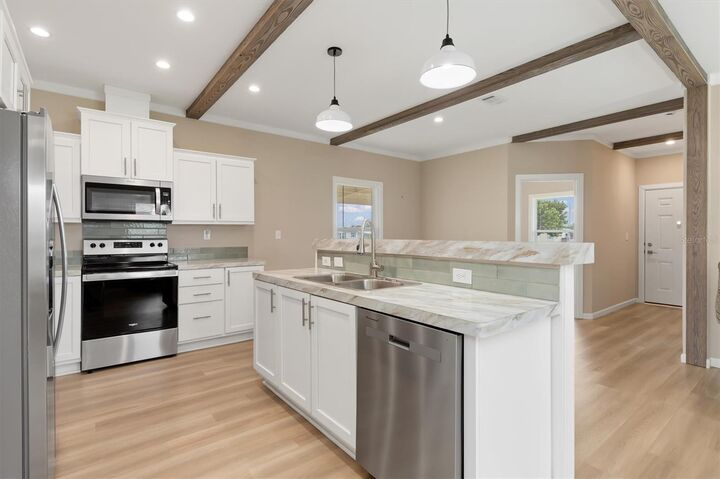 Property Photo:  6287 Greenfinch Road  FL 34224 