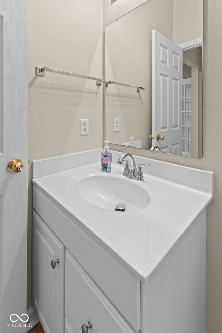 Property Photo: 1159 Sheffield Court IN 46143
