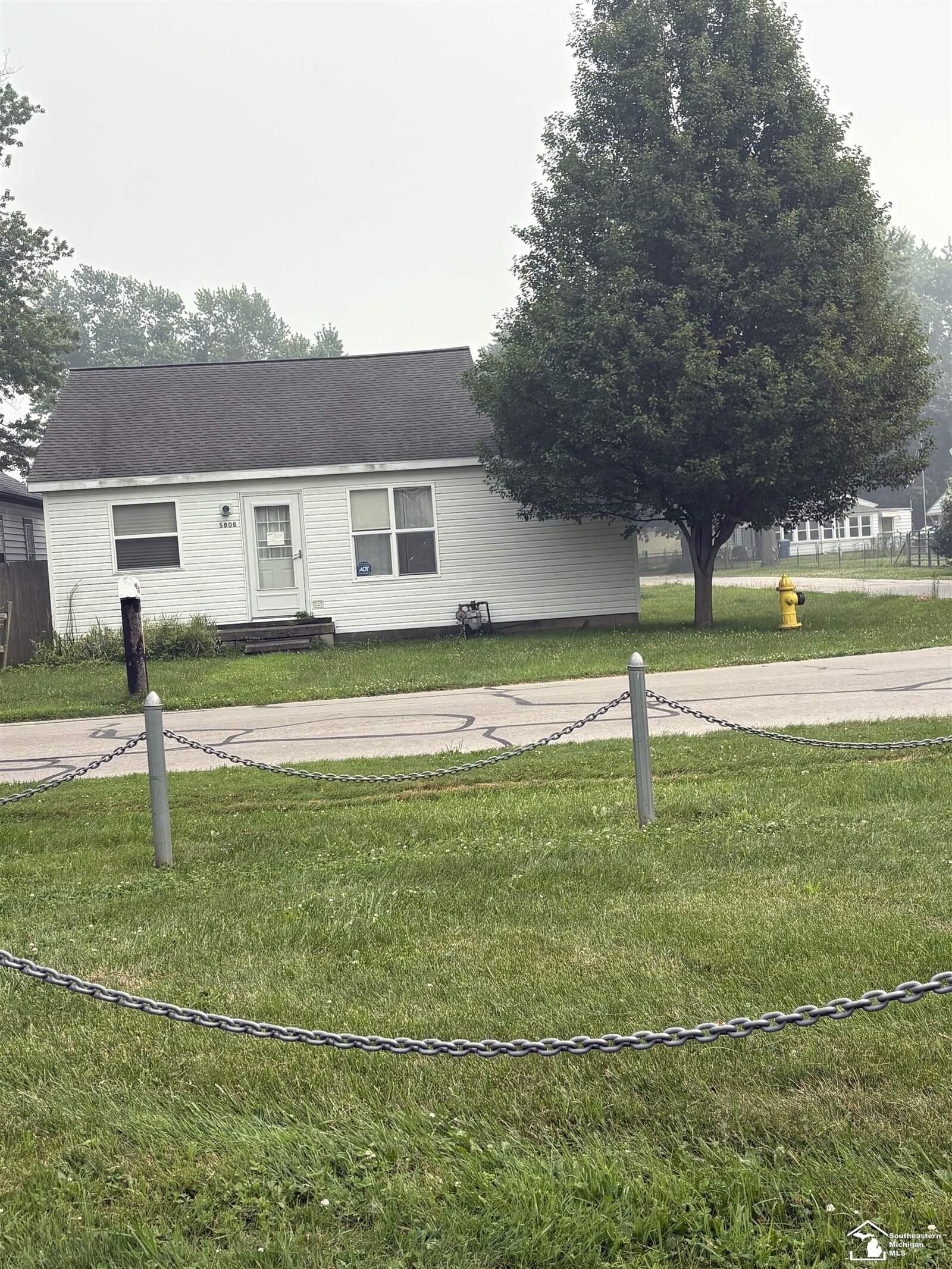 Property Photo:  5808 Lakeview Street  MI 48166 