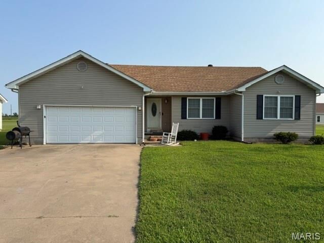 Property Photo: 807 Cotton Ridge Drive MO 63801
