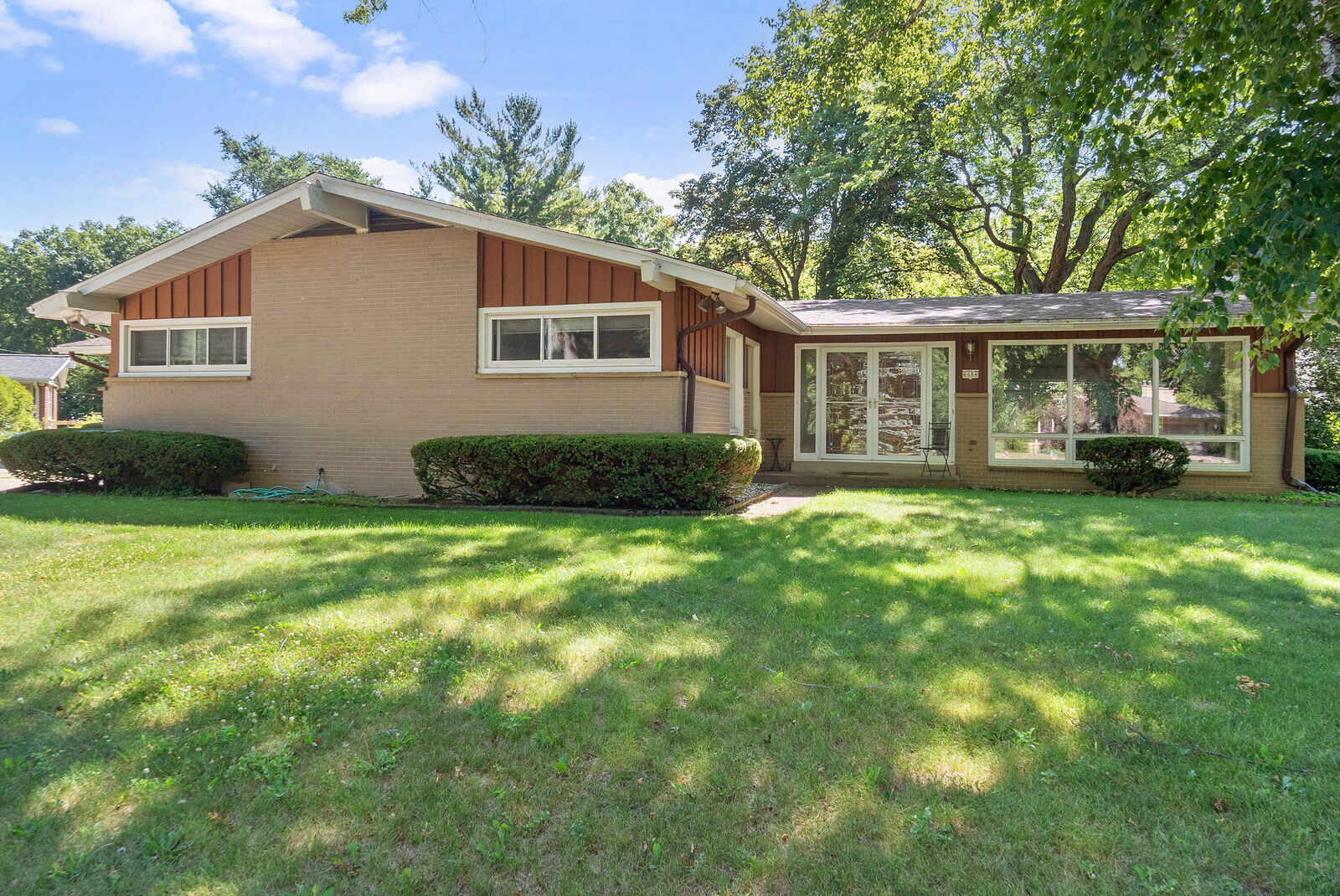 Property Photo:  6684 N Atwahl Dr  WI 53209 