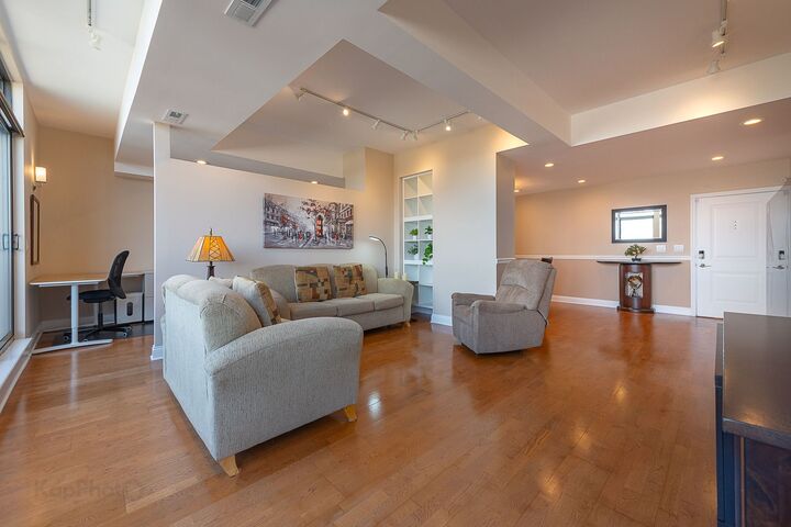Property Photo:  2272 S Archer Avenue 8E  IL 60616 