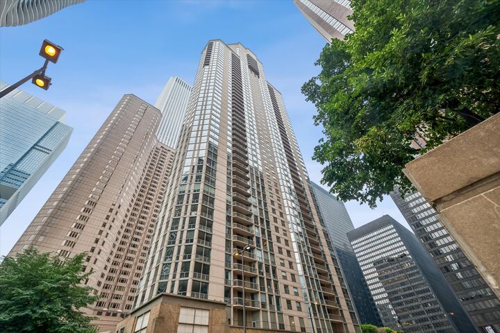 Property Photo: 222 N Columbus Drive 1909 IL 60601