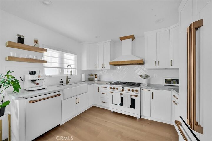 Property Photo:  333 La Verne  CA 90803 