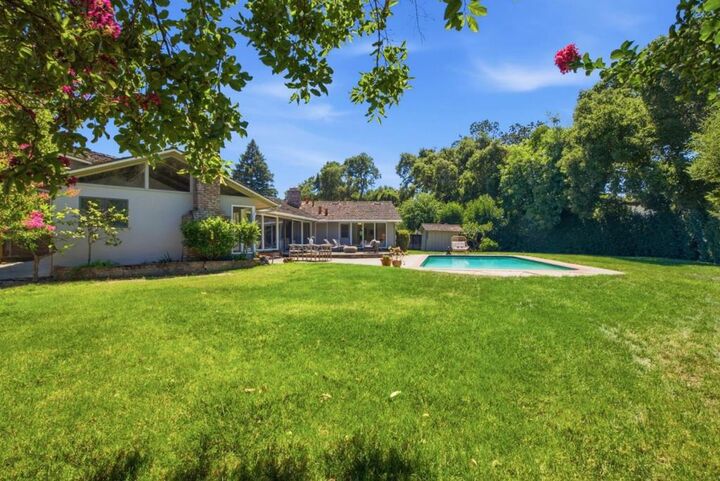 Property Photo:  653 Rosewood Court  CA 94024 