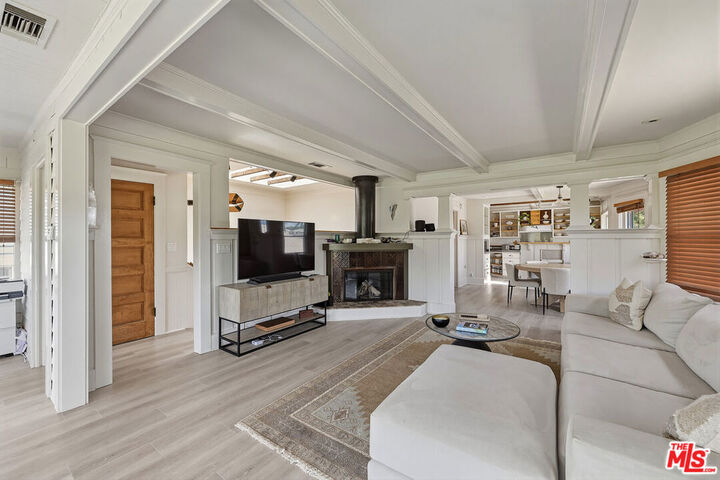 Property Photo: 218 Horizon Avenue CA 90291