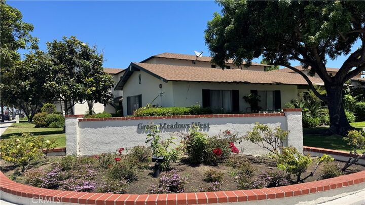 Property Photo: 23624 Western B CA 90710
