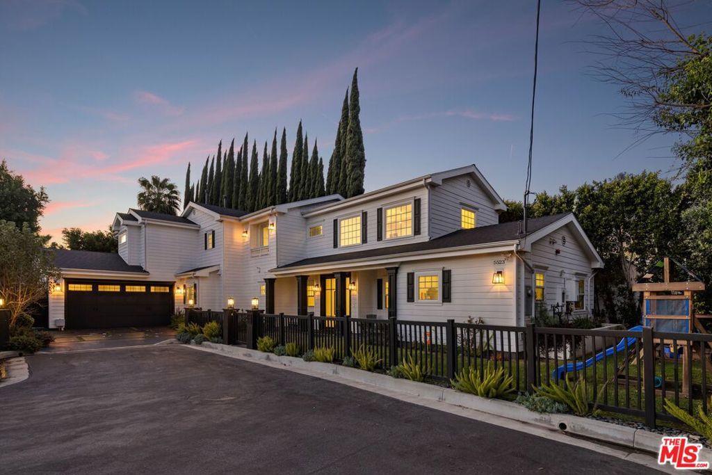 Property Photo:  5523 Longridge Avenue  CA 91401 