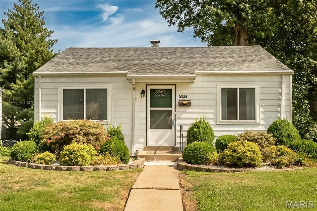 Property Photo:  5665 Marquette Avenue  MO 63139 