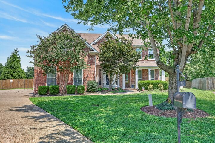 Property Photo:  1112 Wyntergrace Farm Ct  TN 37138 