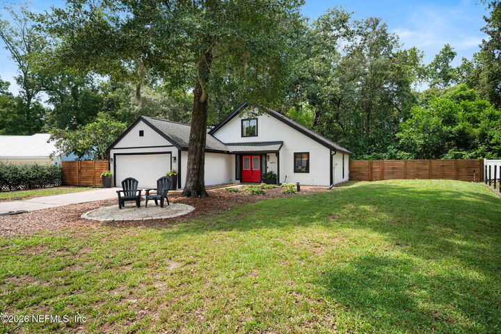 Property Photo: 4477 Carolyn Cove Lane N FL 32258