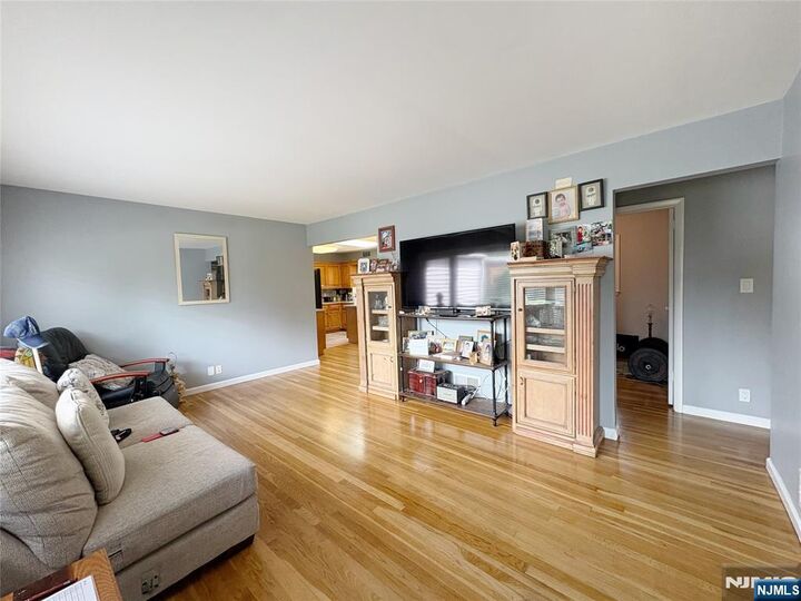 Property Photo:  622 Knickerbocker Road  NJ 07626 