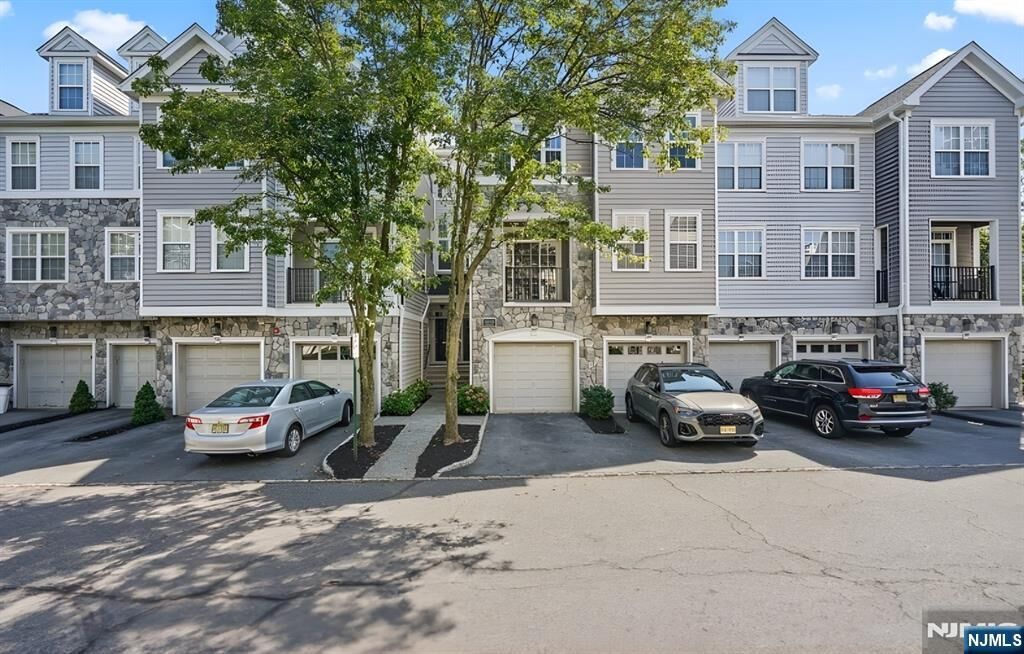 Property Photo:  107 Brittany Court 281  NJ 07013 