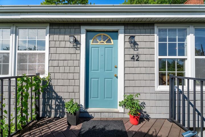 42 Birch Street — photo 1