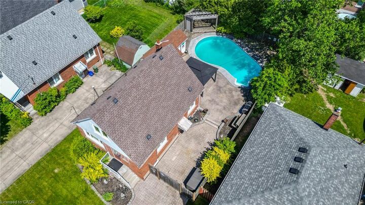 Property Photo: 27 Delevan Crescent ON L9A 4A8