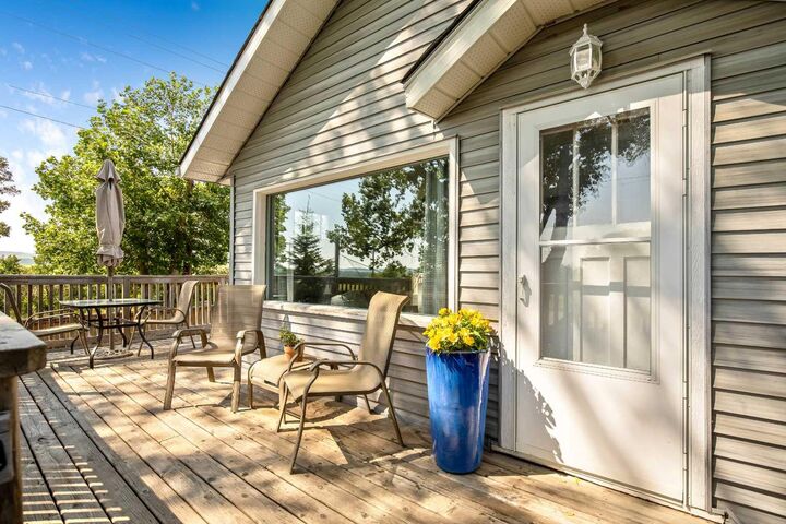 Property Photo:  1624 Decalta Road SE  AB T0L 2A0 