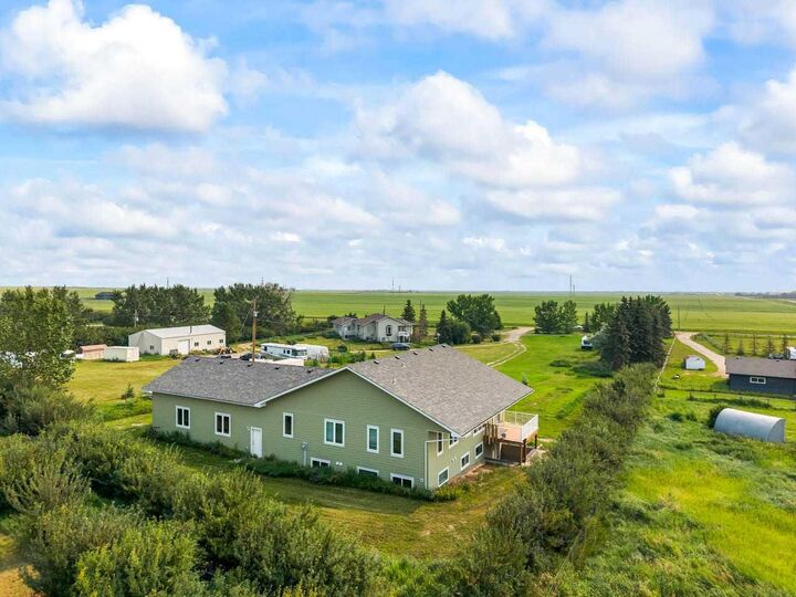Property Photo:  272017 Range Road 282  AB T0M 0E0 