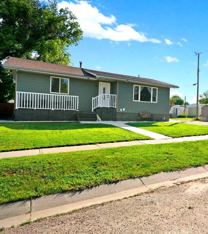 Property Photo: 33 3 Avenue E AB T0J 3K0