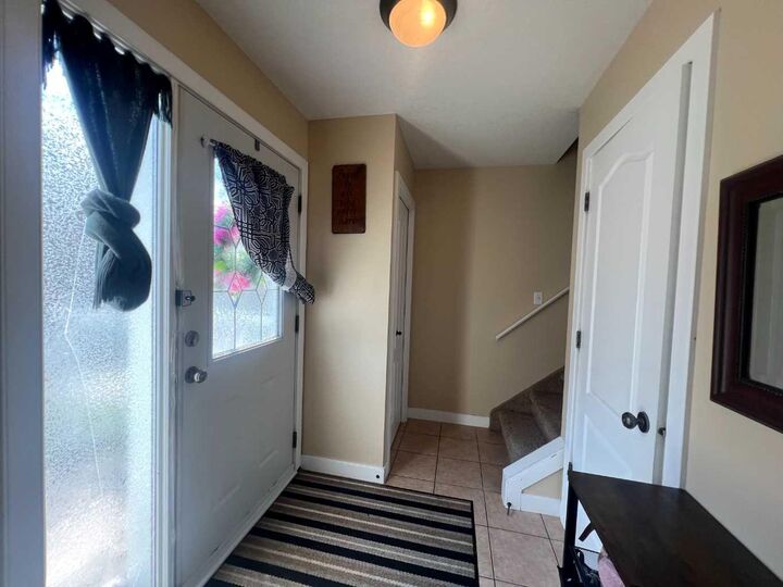Property Photo: 6615 5 Avenue 4 AB T7E 1M4