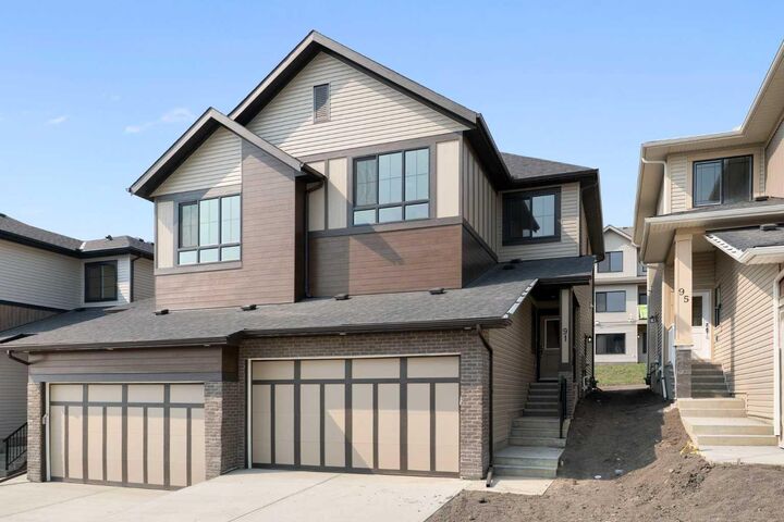 Property Photo: 91 Heritage Manor AB T4C 3K8