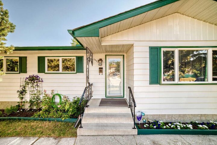 Property Photo: 7828 10 Street NW AB T2K 1H6