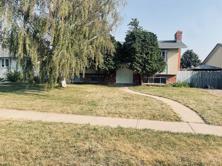 Property Photo: 36 Park Meadows Boulevard N AB T1H 4H8