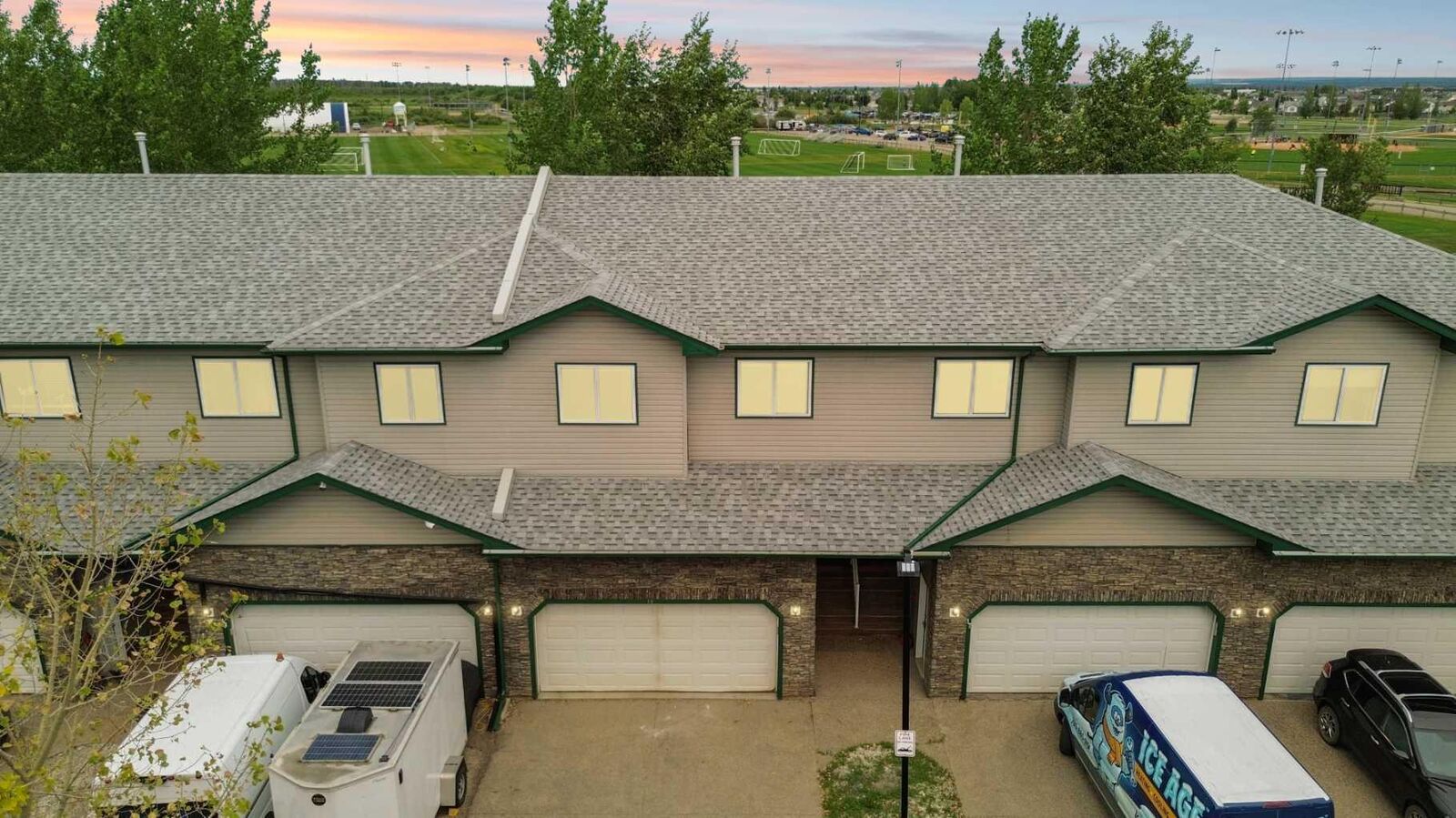 Property Photo:  193 Ocoffey Crescent 18  AB T9K 0B7 