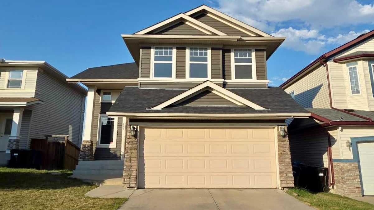 Property Photo: 210 Panamount Hill NW AB T3K 5P5