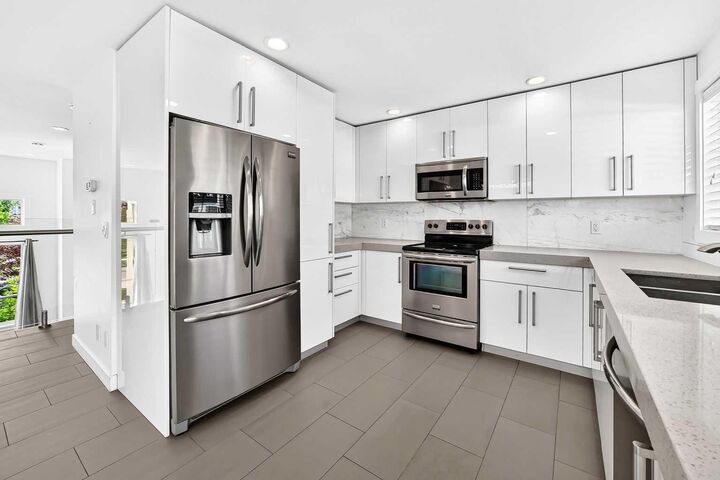 Property Photo: 1530 Bayside Avenue 1803 AB T4B 4B5