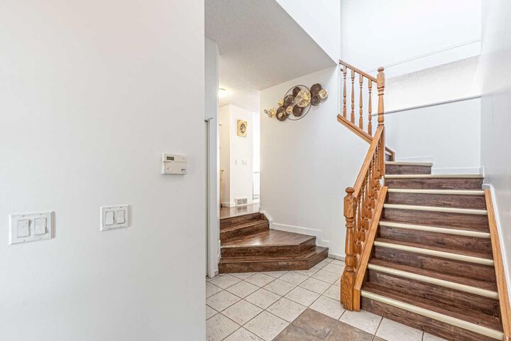 Property Photo:  35 Martin Crossing Park NE  AB T3J 3N6 
