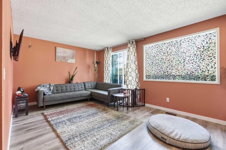 Property Photo: 7343 36 Avenue NW AB T3B 1V1