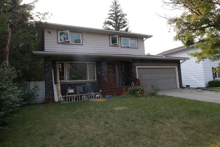 Property Photo: 7331 Keewatin Street SW AB T2V 2M6
