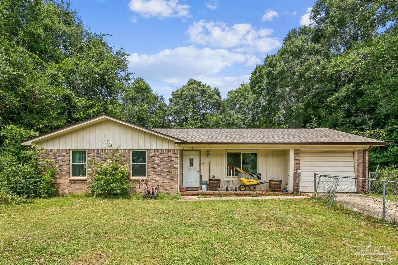 Property Photo: 6508 Bass Ln FL 32570