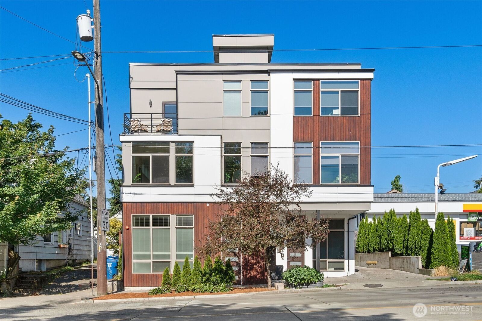 Property Photo: 6747 15th Avenue NW WA 98117