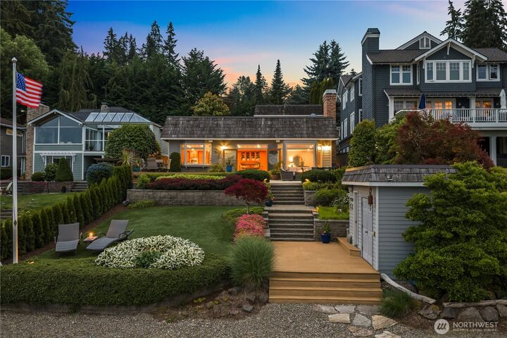 Property Photo: 17834 SE 40th Place WA 98008