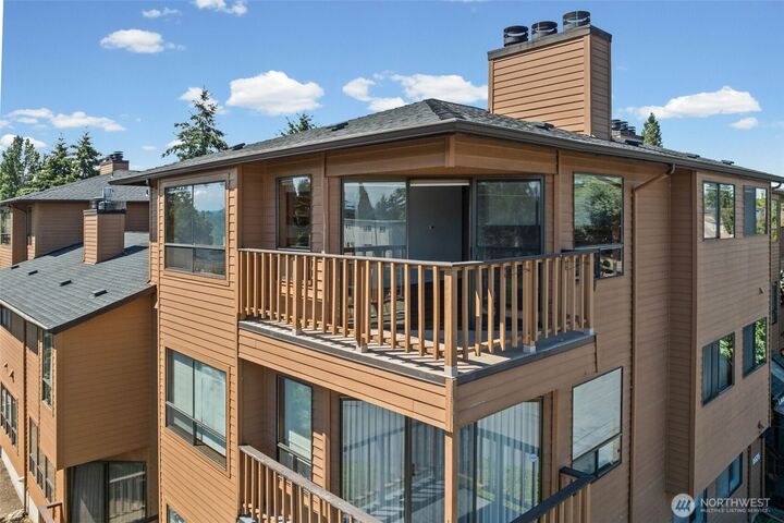 Property Photo:  15525  6th Avenue SW 14  WA 98166 