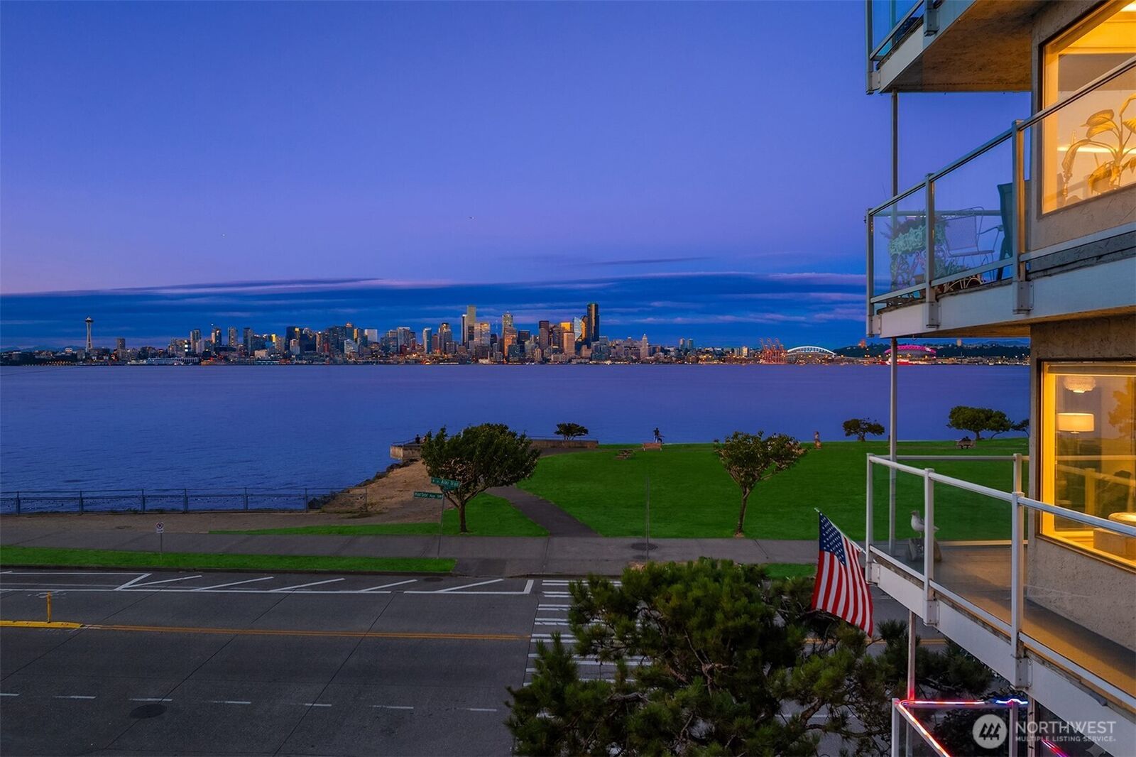 Property Photo: 1101 Harbor Avenue SW 2C WA 98116