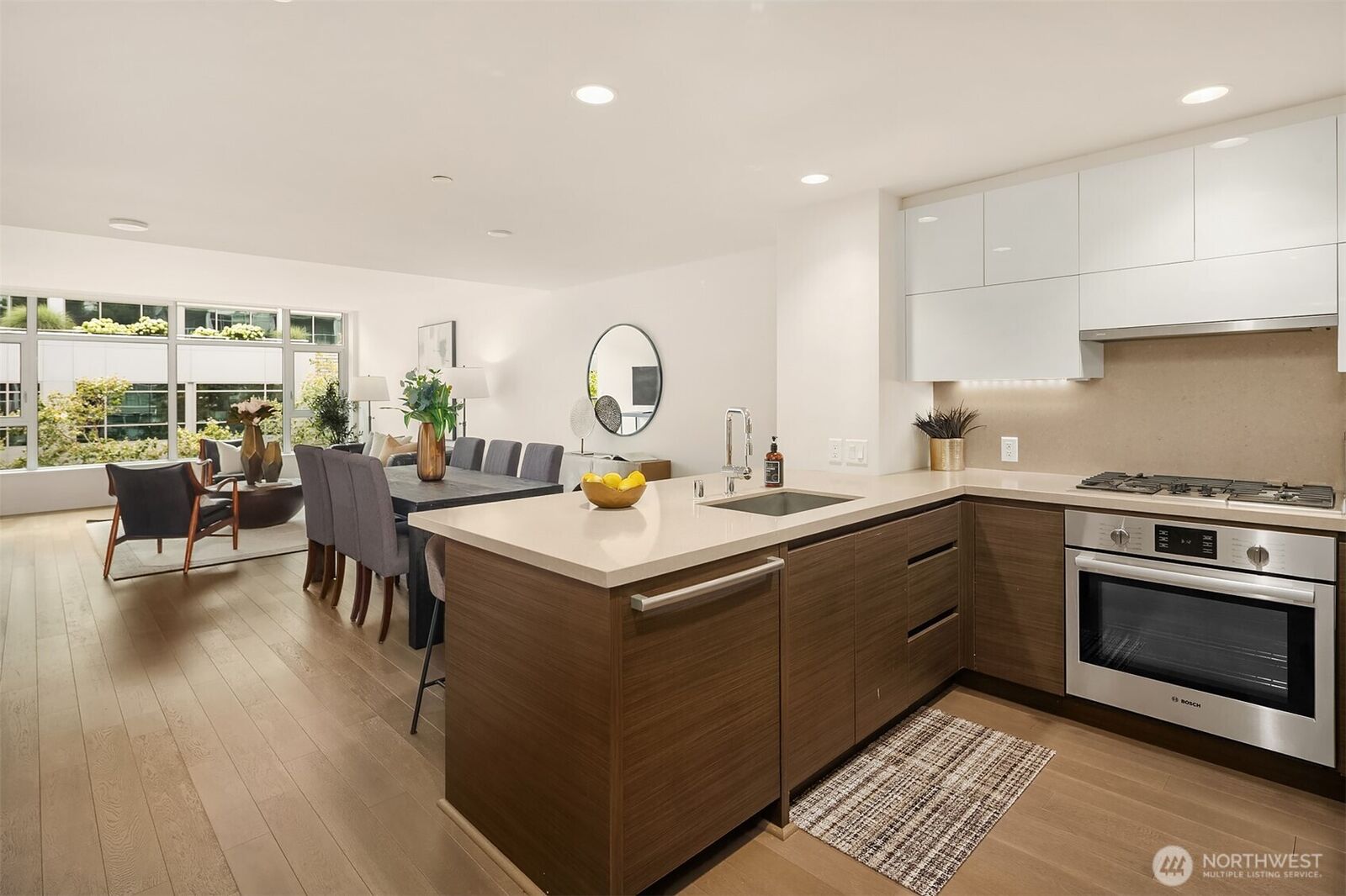 Property Photo: 583 Battery Street 516N WA 98121