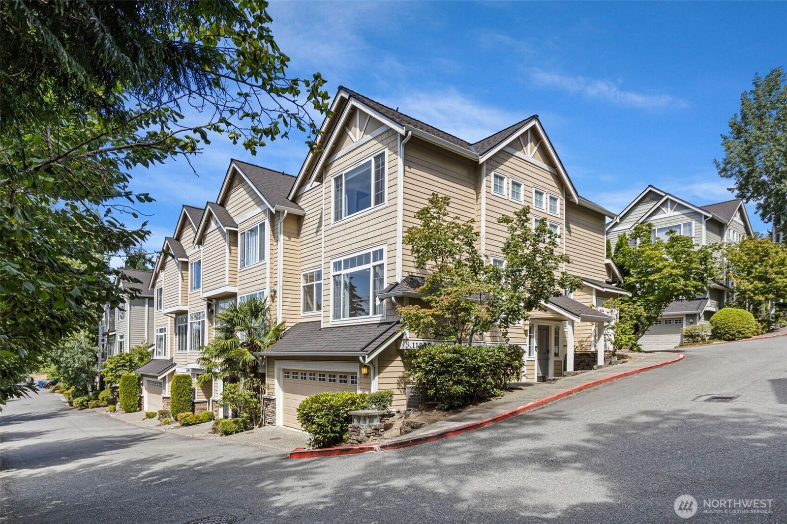 Property Photo:  11899 SE 4th Place 603  WA 98005 