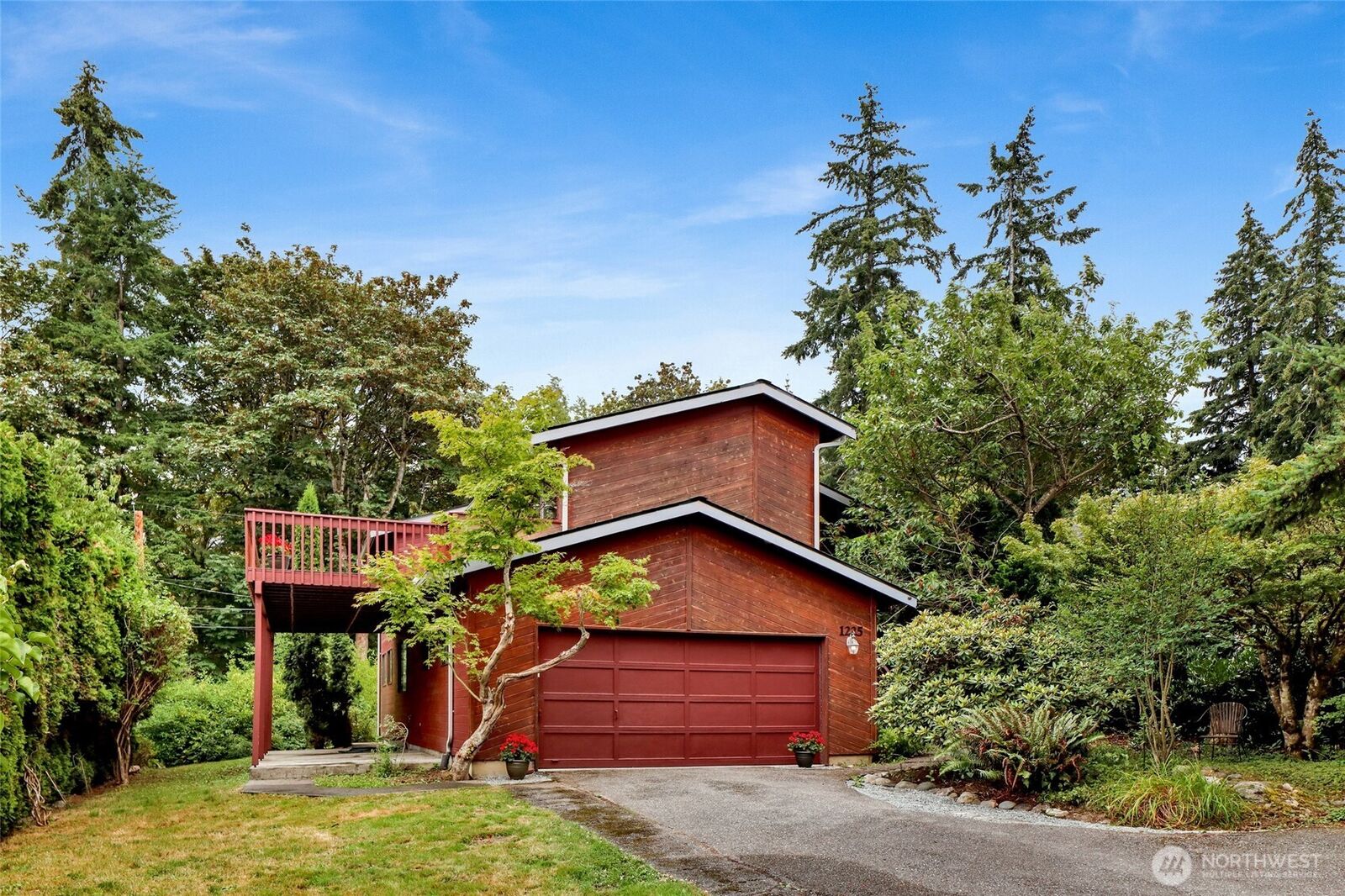 Property Photo:  1225  Verona Street  WA 98229 